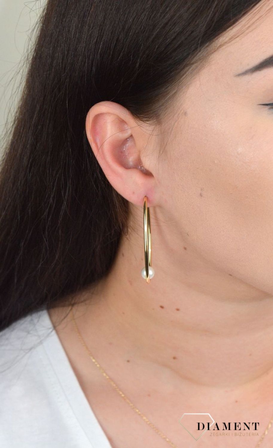 Złote kolczyki owalne koła Samotna Perła  DIA-KLC-LB US-1--585. Kolczyki koła zostały ozdobione perełką. Ich kształt jest uniwersalny.jpg